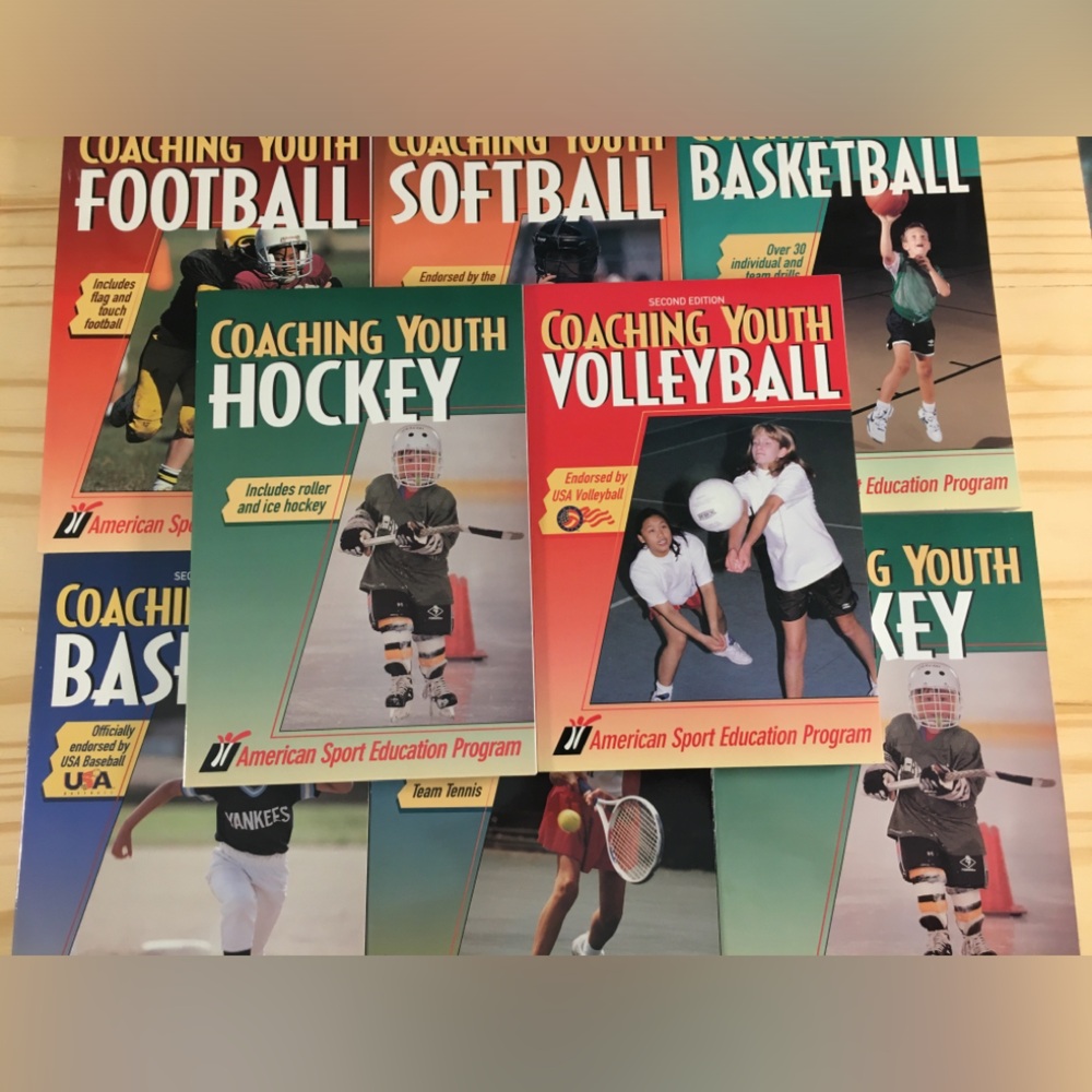 Lot Of 8 COACHING YOUTH VOLLEYBALL By American Sport Education Program Second Ed